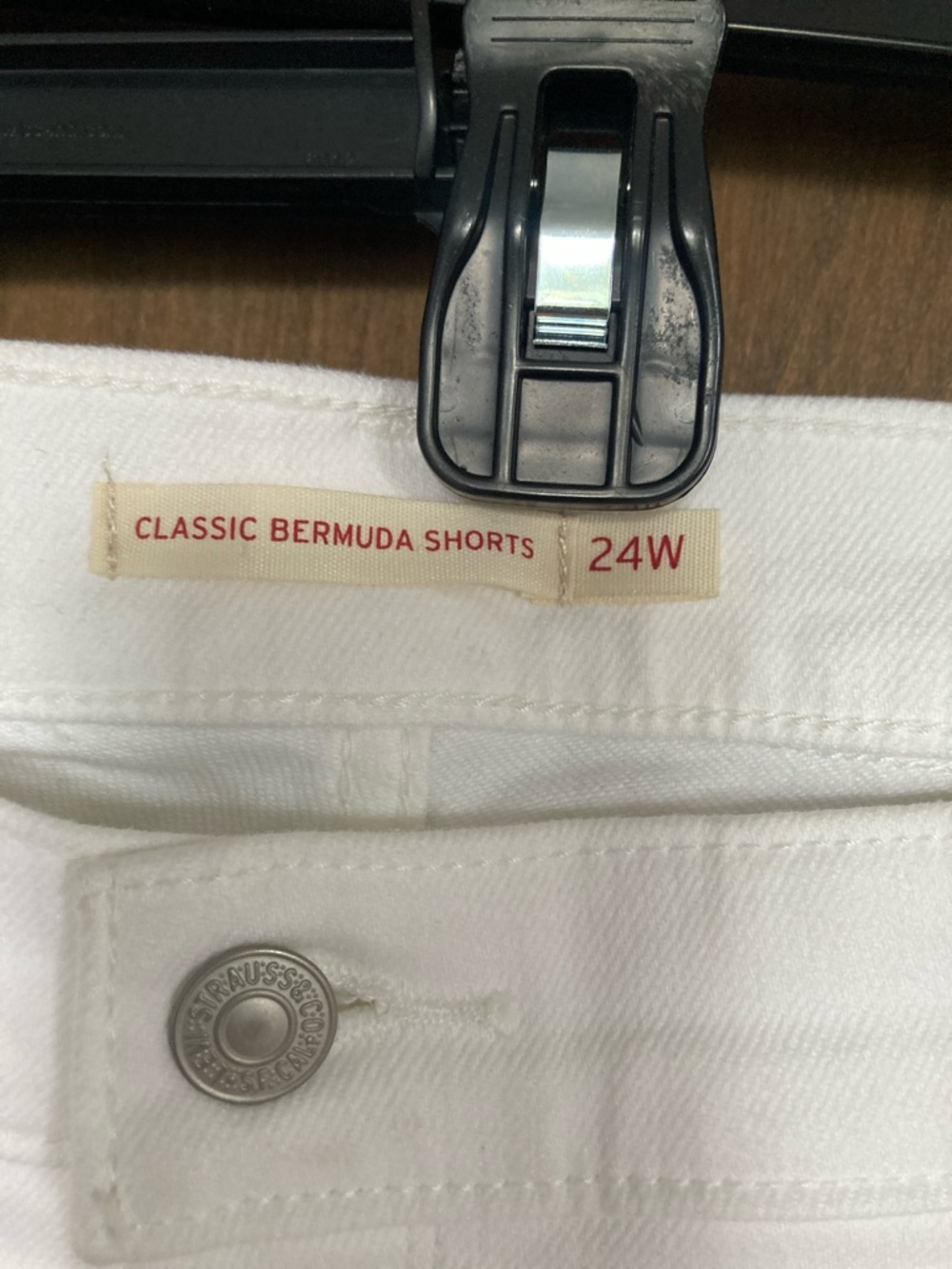Levi’s white mid rise Bermuda jean short white cuffed Bermuda short 24W - Picture 13 of 17